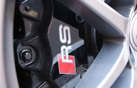 Audi RS4 550 PS  8-Kolben Brembo Bremsanlage VA