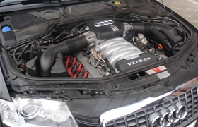 Audi S8 481 PS V-Max Aufhebung